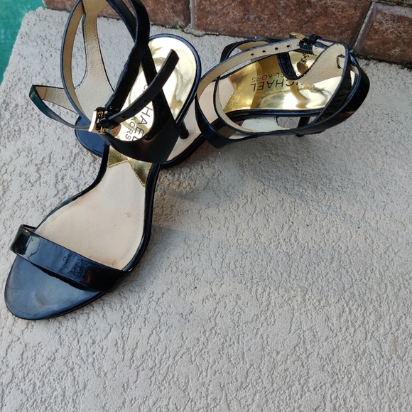 Michael Kors strappy ankle strap patent leather heeled sandal - Picture 10 of 16